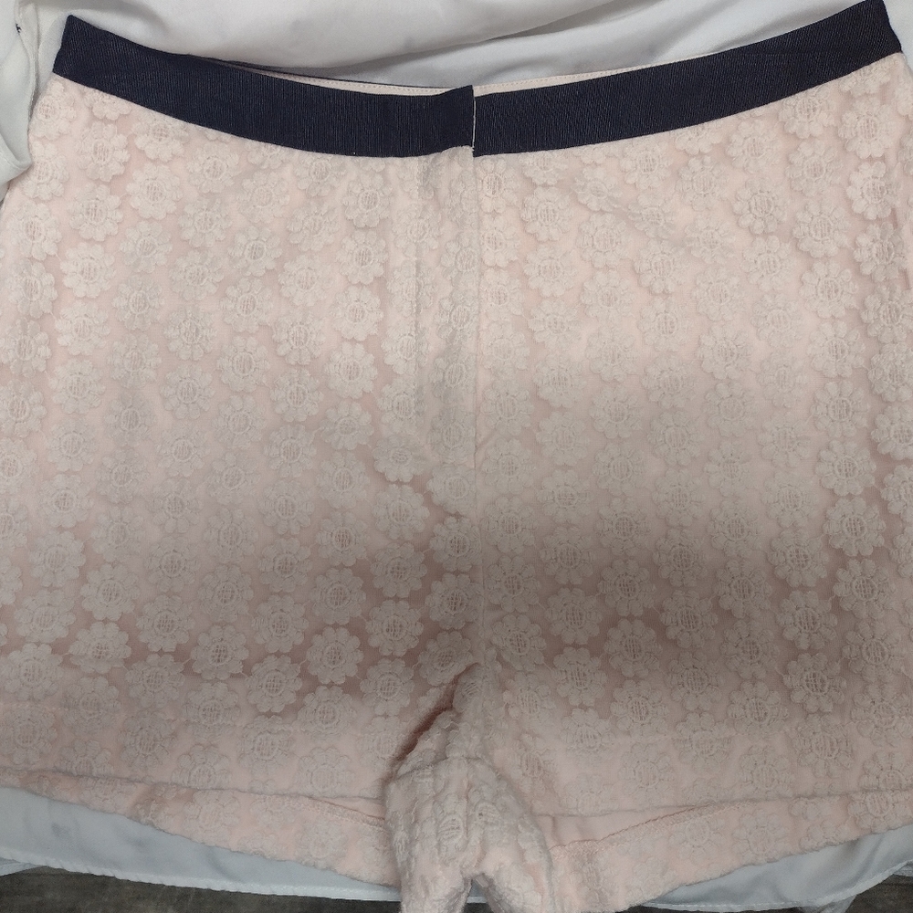 NWT Women Pink Topshop Floral Lace Short Size 4
